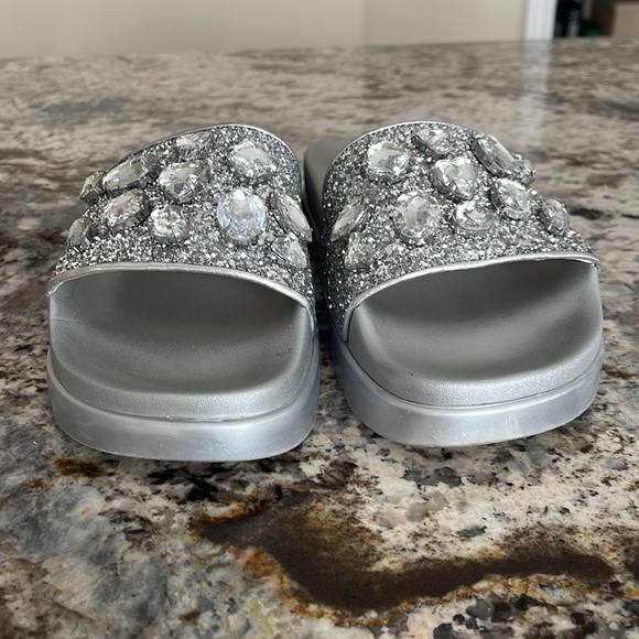 MK slippers, size 9. - Picture 4 of 8